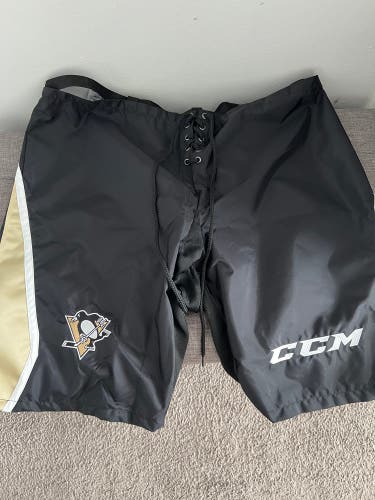 Men's Senior XL CCM PP10 Hockey Pants (New)