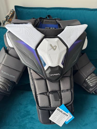 Small / Medium 2025 Bauer Vapor Flylite Goalie Chest Protector (New)