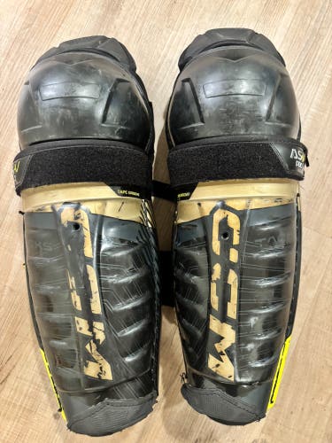 Junior CCM Tacks AS-V 12" Shin Pads (Used)