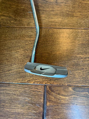 Men's Nike BC 002 Mid Mallet Mallet Right Handed Putter 35.5" (Used)
