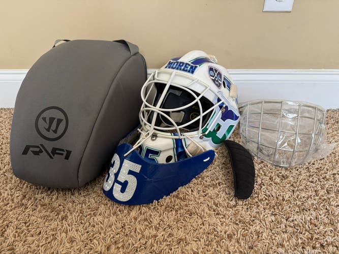 Warrior Ritual F1 Plus Goalie Mask Both Cages Included with Dangler!! Size L/XL Senior