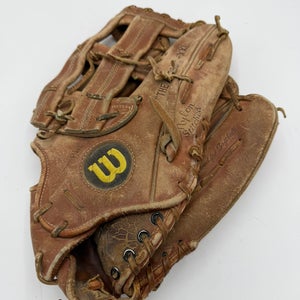Wilson A2000 RH Softball Glove 12”
