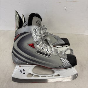 Junior Size 5.5 Bauer Vapor XXII Ice Hockey Skates. Excellent Condition