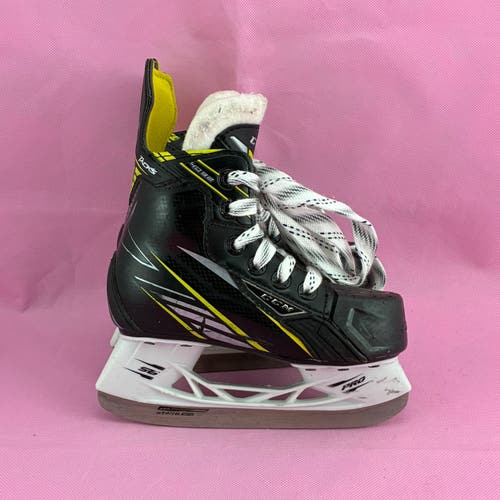 CCM Tacks 4092 Hockey Skates Youth 10D
