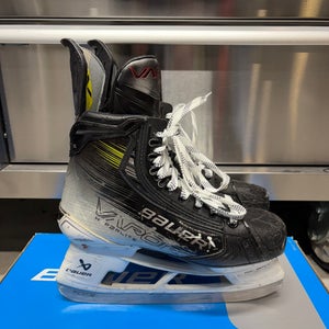 Bauer Vapor Hyperlite2 Hockey Skates PWHL Pro Stock Size 6 FIT 1 254MM (Used)