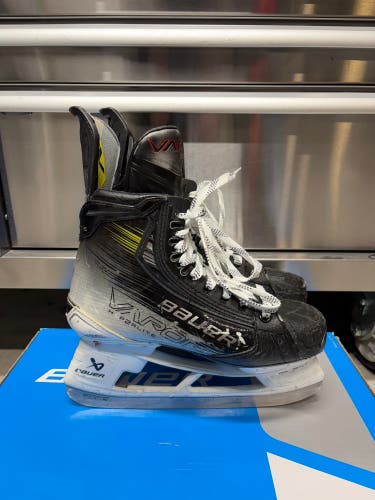 Bauer Vapor Hyperlite2 Hockey Skates PWHL Pro Stock Size 6 FIT 1 254MM (Used)
