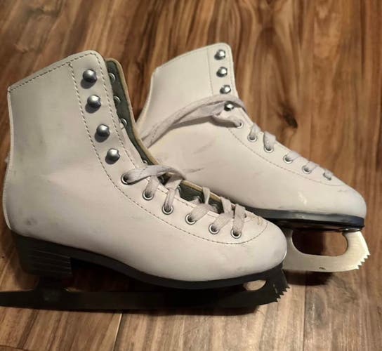 DBX Figure Skates Adult 4 (Used)