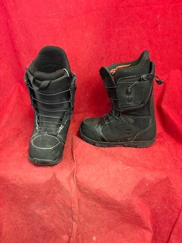 Snowboard Boots: Size M 8.0 (W 9.0) Burton Snowboard Boots (Used)