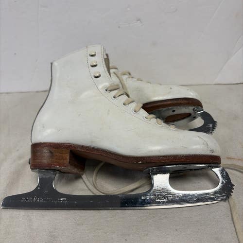 Girls Size 2 Riedell Figure Ice Skates MK SHEFFIELD FIESTA BLADES