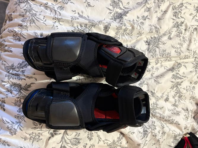 Pro Stock Medium CCM RBZ Pro Elbow Pads with Slash guard Patrick Kane style