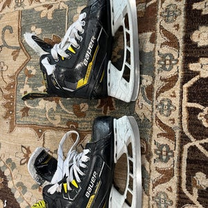2022 Bauer Supreme M4 Hockey Skates Regular Width 13.5 (Used)