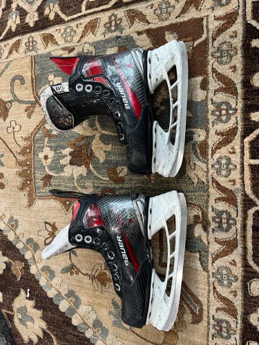 2023 Bauer Vapor X5 Pro Hockey Skates Regular Width 13 (Used)