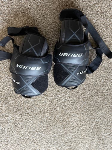Bauer Pro Stock Sr. Knee Pads 2025 2024 (Barely Used)
