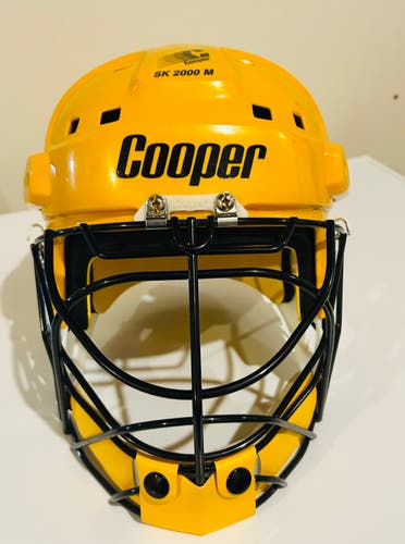 Senior Large Sk2000 Goalie Mask (New)