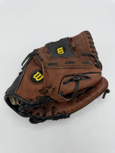 Wilson A450 RH Baseball Glove 10"