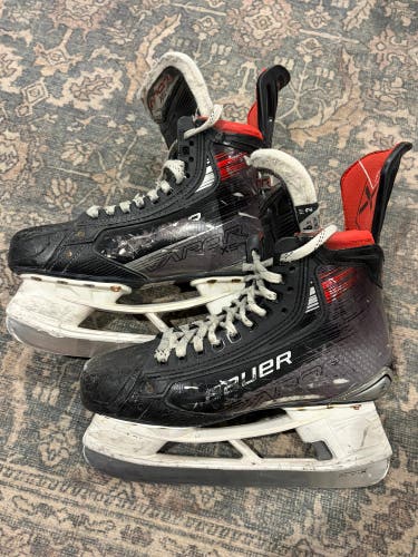 Black 2023 Bauer Vapor X5 Pro Hockey Skates 6.5 (Used)