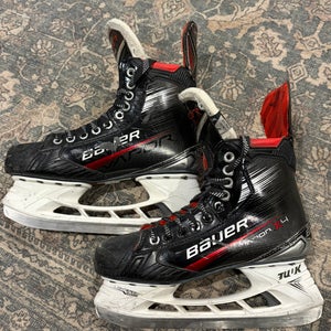Black 2023 Bauer Vapor X4 Hockey Skates Regular Width 7 (Used)