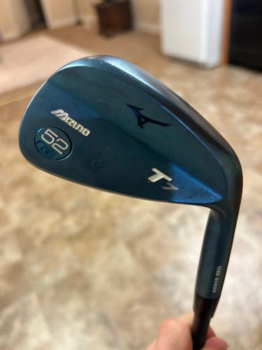 2016 Mizuno T7 Blue Ion RH Wedge  4.0 AFlex 52 Degree Graphite Shaft (Used)