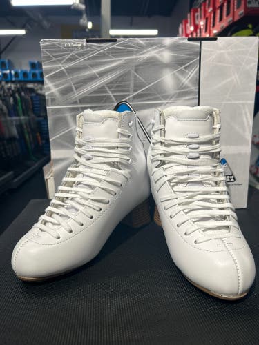 Jackson Women's Supreme Elite 5365 DJ5365PB Figure Ice Skates (Boots Only)