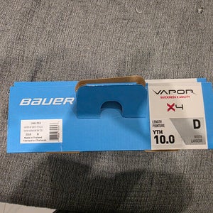 Black/Yellow Bauer Vapor X4 Youth Hockey Skates Regular Width 10 (Used)