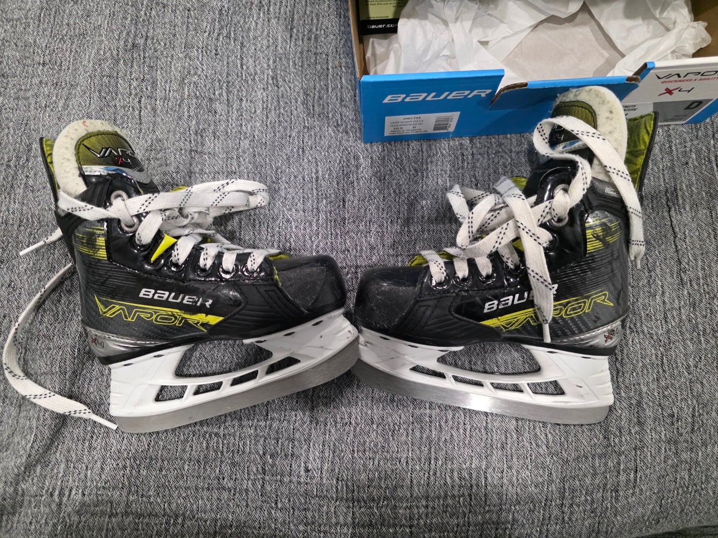 Black/Yellow Bauer Vapor X4 Youth Hockey Skates Regular 