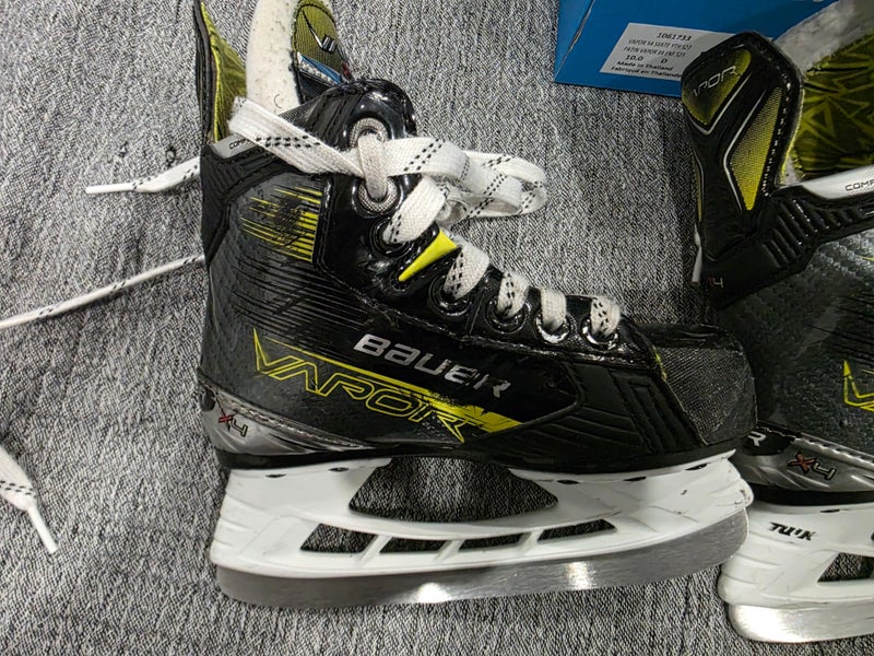 Bauer Vapor X4 Skates with Bright Yellow Wheels Bauer Vapor X4 Inline Hockey Skate - Senior | Pure Hockey  main image 3