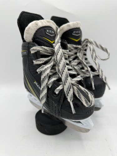 Black/Yellow CCM Tacks 2052 Hockey Skates Regular Width Size: Youth 6