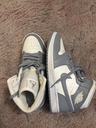 Men's Size M 10.0 (W 11.0) Air Jordan Shoes (New)