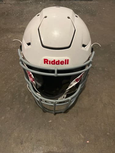 Youth Medium Riddell SpeedFlex Helmet (Used)