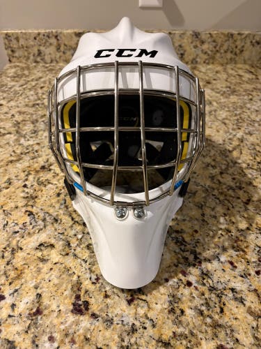 Senior CCM Axis 1.5 Goalie Mask (Used)