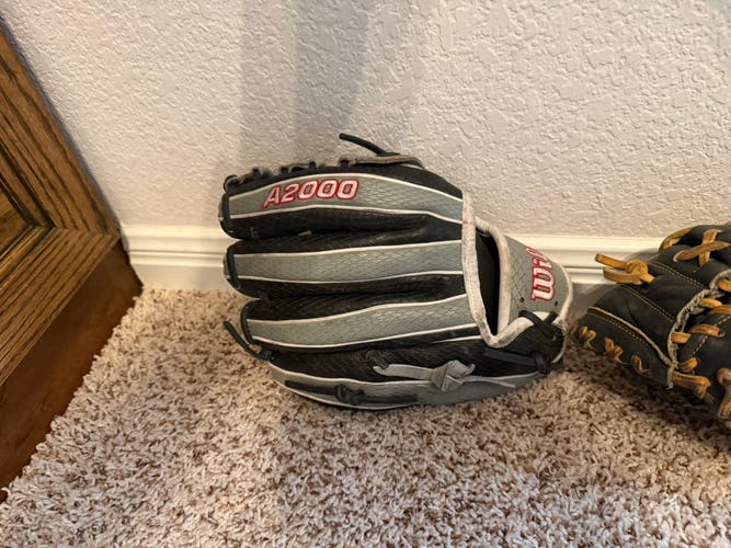 Wilson A2000 RH Infield Baseball Glove 11.5" (Used)