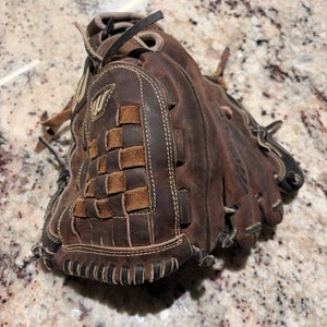 Mizuno Max Flex RH Pitcher's Baseball Glove 12.5" (Used)