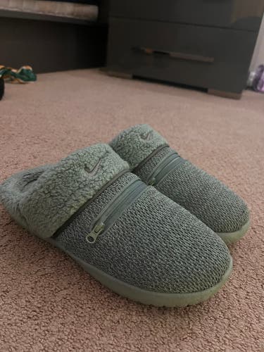 Nike Men’s Burrow Slippers