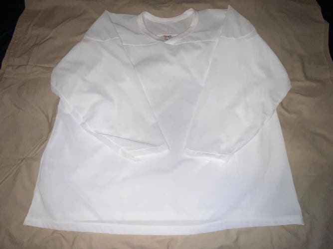 NEW Made in Canada Vintage CCM Hockey Practice Jersey in White color in size XXL.