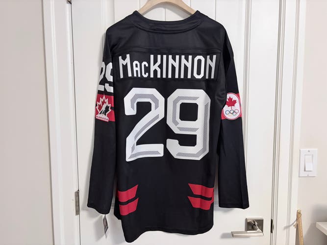 BNWT Authentic Bauer 2026 Olympics Canada Nathan MacKinnon Jersey Size Medium
