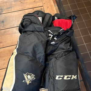 Men's Senior Medium CCM HPUCLP Hockey Pants Pro Stock (Used)