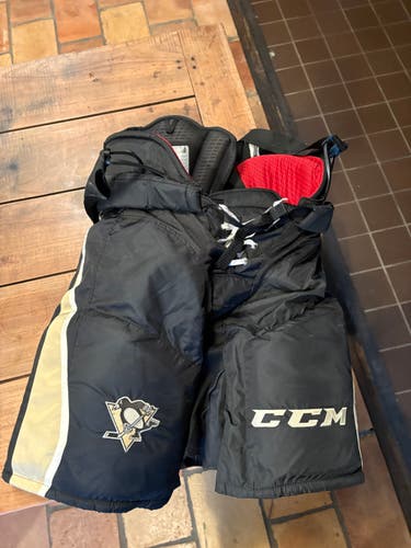 Men's Senior Medium CCM HPUCLP Hockey Pants Pro Stock (Used)