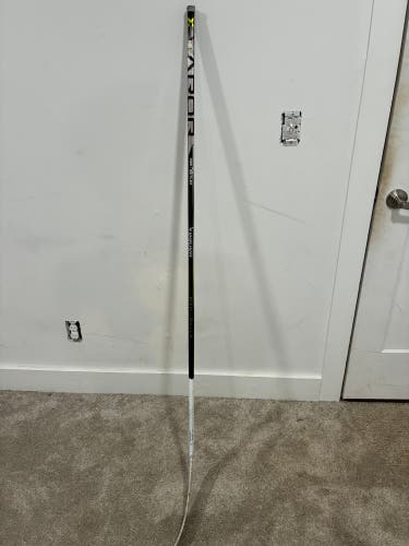 Senior Bauer Vapor Hyperlite 2 Left Hand Hockey Stick P28 65 Flex (Used)