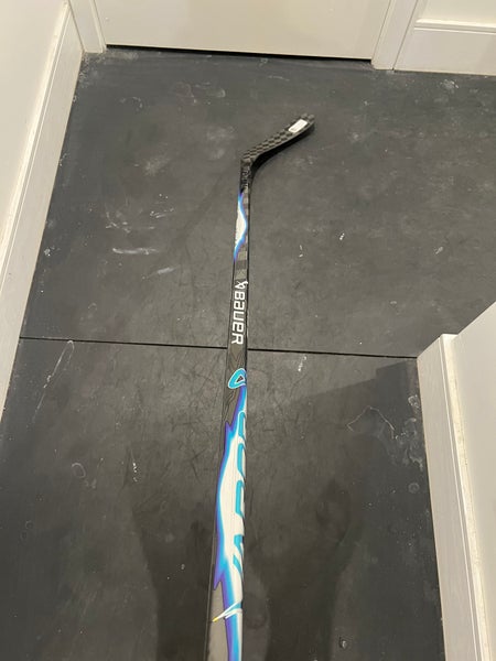Intermediate Bauer Vapor FlyLite Right Handed Hockey Stick P92 55 Flex (New)
