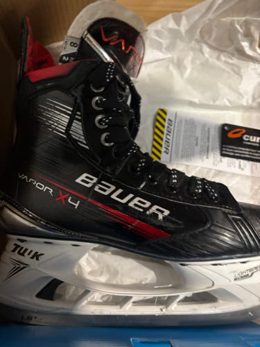Black 2023 Bauer Vapor X4 Hockey Skates Regular Width 8 (Used)