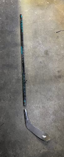 Broken Senior Bauer Twitch Left Hand Hockey Stick P28 70 Flex (Used)