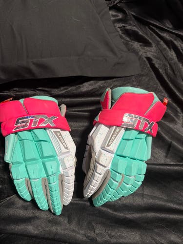 STX Surgeon RZR2 Lacrosse Gloves (Used)