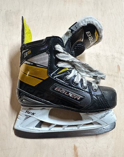 2020 Bauer Supreme 3S Hockey Skates Extra Wide Width Size 1 (Used)