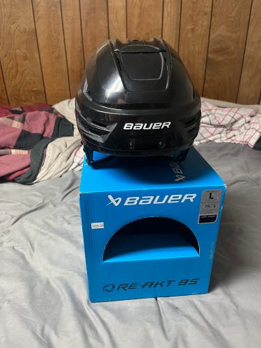 Large Bauer Re-Akt 85 Helmet (Used)