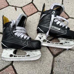 Bauer Supreme Hockey Skates 10.5 (Used)