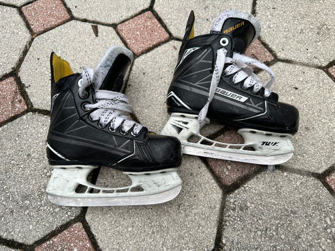 Bauer Supreme Hockey Skates 10.5 (Used)