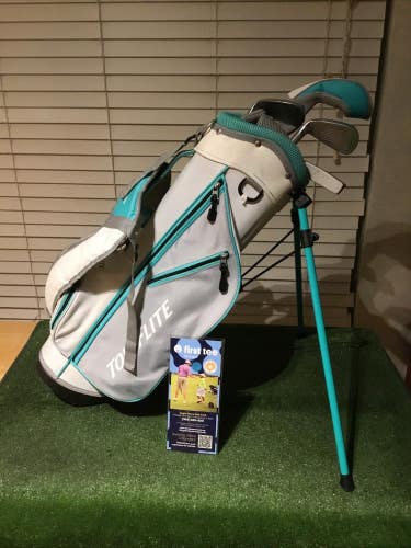 Top Flite Juniors Set (Hybrid, 7 Iron, Sand Wedge, Putter) & Stand Bag