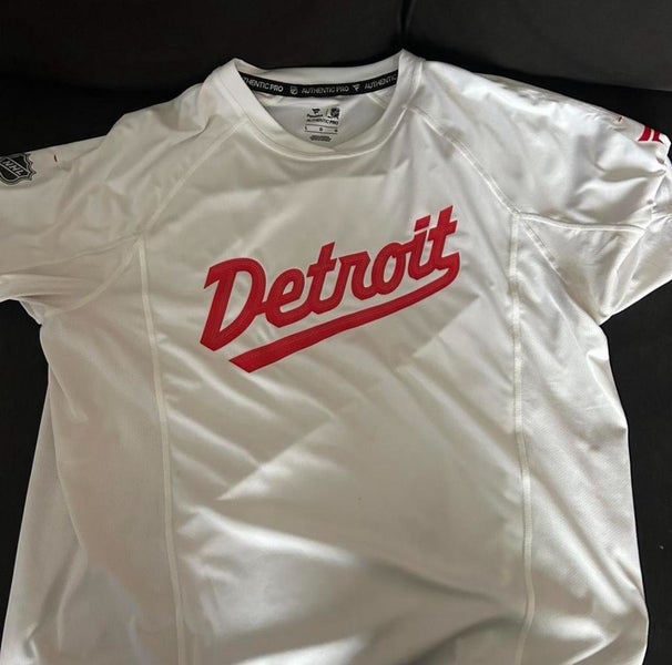 Detroit redwings stadium series fanatics authentic pro White Large Men's Shirt (Used)