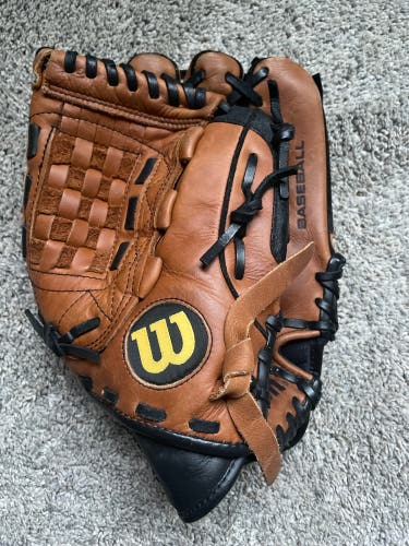 Wilson A500 RH Infield Baseball Glove 12.5" (Used)