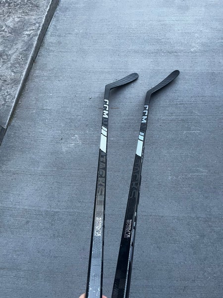 Intermediate CCM JetSpeed FT7 Right Handed Hockey Stick P28M 60 Flex Pro Stock (Used)